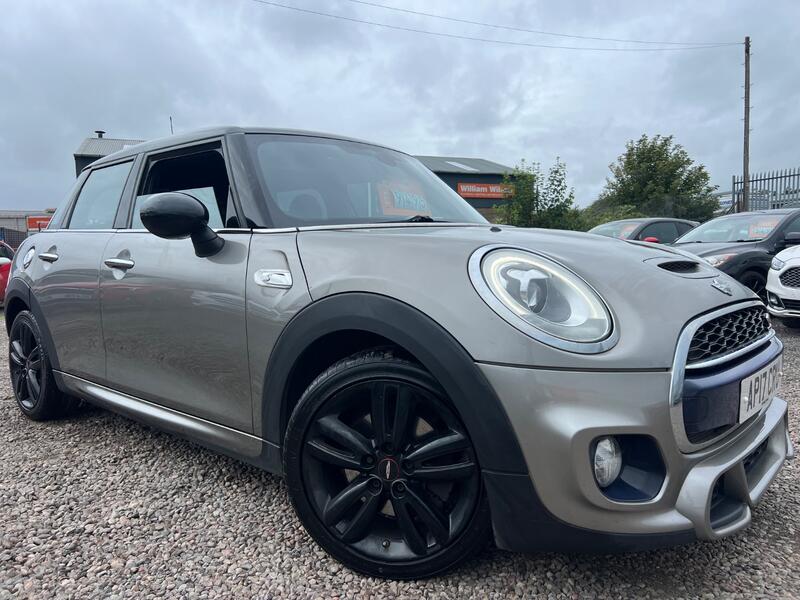 View MINI HATCH 2.0 5-Door Hatch Cooper S